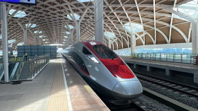 KERETA CEPAT WHOOSH - Kenaikan Penumpang Kereta Cepat Whoosh Meningkat 28 Persen Selama Libur Panjang Kenaikan Yesus Kristus.- website/KCIC
