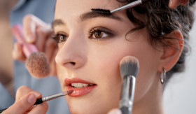 TIPS MAKE UP - Agar make up tahan lama dan anti crack, coba tips make up dan skincare agar hasilnya waterproff. -Foto ilustrasi/freepik.