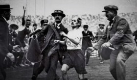 SEJARAH OLIMPIADE - Melihat catatan sejarah, perkembangan Olimpiade terbagi menjadi Olimpiade kuno dan modern. -Foto tangkap layar YouTube/INVOICE INDONESIA.