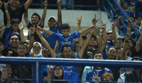 Ilustrasi - Stadion dipenuhi suporter Persib. Pelatih Persib Bandung, Bojan Hodak sebut anak asuhnya punya motivasi lebih saat menghadapi posisi lawan di atasnya. (Persib.co.id).