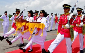 Paskibraka adalah pasukan pengibar bendera pusaka yang bertugas melakukan pengibaran atau penurunan bendera duplikat pusaka merah putih di tingkat kota, provinsi, dan juga nasional. @jokowi