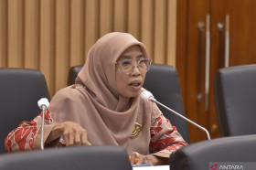 Komisi IX DPR RI Netty Prasetiyani Aher Desak Pemerintah Segera Bertindak untuk mengatasi badai PHK - dpr.go.id