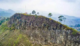 SESAR LEMBANG - Prediksi gempa yang disebabkan dari sesar lembang, semakin diperburuk dengan cekungan Bandung. -Foto dok.ciburial.desa.id.