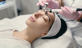 TREATMENT FLEK - Pejuang flek bisa menggunakan pilihan treatment berikut ini, disesuaikan dengan budget kamu. - Foto ilustrasi freepik/ArthurHidden.