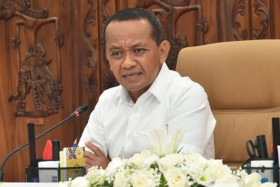 Menteri ESDM, Bahlil Lahadalia mengatakan pengecer berubah nama jadi sub-pangkalan LPG 3 kg. FOTO: Instagram/@bahlillahadalia.