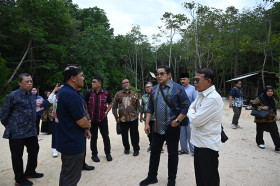 KOMISI X DPRD RI - Komisi X DPR RI Menyerap Aspirasi Terkait RUU Kepariwisataan di Kota Batam.- dok. dpr.go.id