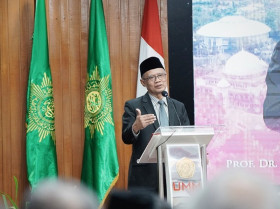 Ketua Umum PP Muhammadiyah, Haedar Nasir mengimbau masyarakat agar tidak golput dalam Pemilu 2024. (Instagram/@haedarnashirofficial).