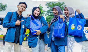 Ilustrasi mahasiswa Unair. Edurank memeringkat 27 universitas terbaik di Surabaya. Pemeringkatan dilakukan berdasarkan hasil penelitian, berupa penilaian keunggulan non-akademik dan pengaruh alumni.  - foto @univ_airlangga.