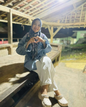 ADIKARYA PARLEMEN - Anggota DPRD Jawa Barat, Hj. Gina Fadlia Swara Lakukan KKN Visit untuk Mewujudkan Ketahanan Pangan di Karawang - instagram/gina.fadliaswara