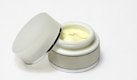 SKINCARE ABAL-ABAL - Hati-hati dengan skincare abal-abal, kenali ciri krim yang mengandung merkuri dan hidrokuinon. - Foto ilustrasi Pixabay/andreas160578.