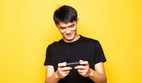 HP FLAGSHIP - Tujuh series smartphone, dulunya jadi primadona karena masuk deretan Hp flagship. Kini harganya sudah turun drastis. - Foto ilustrasi freepik/diana.grytsku.