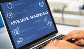AFFILIATE – Tips agar konten affiliate Shopee dan TikTok laris-manis. Audience lihat konten sampai akhir. – Foto ilustrasi freepik/ rawpixel.com.