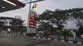 STOK BBM MENGKHAWATIRKAN - DPR RI Komisi VII meminta pemerintah menjamin ketersedian BBM selama Ramadhan hingga Hari Raya Idul Fitri.