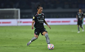 Bek Persib, Henhen Herdiana menyampaikan terima kasih kepada pelatih Bojan Hodak, dan berharap diberi kesempatan lagi. (FOTO: Persib).