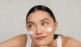 SKINCARE - Skincare dengan bahan asam hialuronat, tidak diperuntukkan bagi semua jenis kulit. Penting banget untuk tahu siapa saja yang boleh dan tidak untuk memakainya. - Foto ilustrasi/freepik.