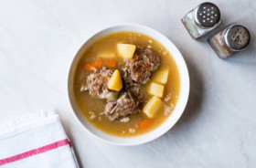 Sop kambing. Berikut ini ide masakan daging kambing untuk hidangan menu spesial Idul Adha. Ilustrasi/Pixabay.
