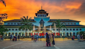 KULINER BANDUNG - Tidak lengkap rasanya jika berkunjung ke Bandung, tapi tidak menikmati wisata kuliner yang ada di sini. - Foto dok.cekunganbandung.jabarprov.go.id.
