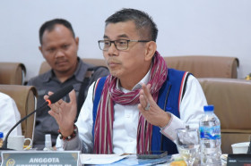 Anggota Komisi III DPR RI, Hinca Pandjaitan menyoroti pengguna judi online marak di Indonesia. Dok: dpr.go.id.