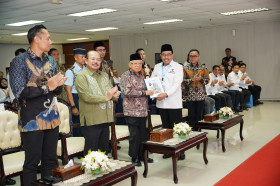 Wapres Ma'ruf Amin - Wapres Ma'ruf Amin Mencanangkan Peningkatan Kualitas Pelayanan Publik di Acara Peluncuran Laporan Tahunan. - ombudsman.go.id