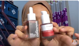 BATTLE REVIEW SKINCARE - Bandingkan dua skincare viral dengan harga terjangkau. Berikut battle review skincare The Originote dan Glad2Glow. - Foto tangkap layar YouTube/Suci Aisyah Amelia.