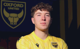 Naturalisasi Ole Romeny disetujui DPR RI, bersama Tim Geypens dan Dion Markx. (FOTO: X/Oxford United).