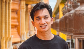 CUAN DARI MEDSOS - Hal sederhana tapi tidak semua bisa, inilah yang dilakukan Rifa Mulyawan hingga bisa keliling ASEAN dari media sosial. -Ilustrasi Instagram/@rifamulyawan.