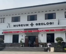 Museum Geologi Bandung – (Foto: AyoBacaNews.com/ Nakhesya Dara)