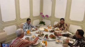 (Makan bareng presiden Jokowi dengan para bacapres/Foto: liputan6.com)