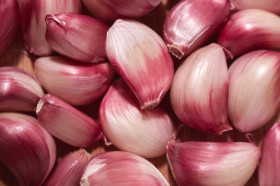 KENAIKAN HARGA BAWANG MERAH - Menteri Perdagangan Zulkifli Hasan sebut diakibatkan pasokan bawang merah berkurang sehingga alami kenaikan harga. Ilustrasi/Freepik.