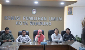 PILKADA 2024 - Ketua KPU Kota Bandung sampaikan informasi bagi partai politik yang akan usung Paslon Wali Kota dan Wakil Wali Kota di Pilkada 2024. -Foto dok.AyoBacaNews.com/Joko Salman Alparisi.