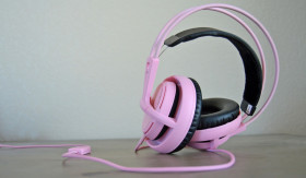 DURASI IDEAL PAKAI HEADSET - Penggunaan headset yang berlebih dapat merusak pendengaran. - Foto ilustrasi Pixabay/lareveuse.
