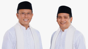 "Innalillahi wa inna ilaihi raji'un. Yana D Putra (kanan), Calon Wakil Bupati Ciamis, wafat akibat serangan jantung. Duka mendalam menyelimuti Ciamis. Semoga almarhum husnul khatimah.
