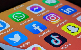 MONETISASI FACEBOOK – Jangan khawatir, dalam satu minggu kamu bisa monetisasi facebook meski hanya 1.000 followers. – Foto ilustrasi Pixabay/ AzamKamolov.
