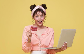 SHOPEE – Cara hasilkan uang dari Shopee khusus untuk pemula yang sedang berjuang pecah telur. – Foto ilustrasi Freepik/our-team.