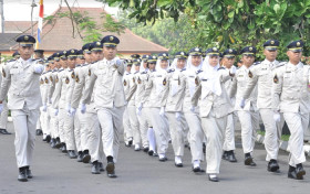 SYARAT PENDAFTARAN TARUNA D4 STPN -Ilustrasi taruna dan taruni Stpn. Syarat pendaftaran menjadi Taruna D4 di STPN TA 2024/2025. -Ilustrasi/bst.stpn.ac.id.