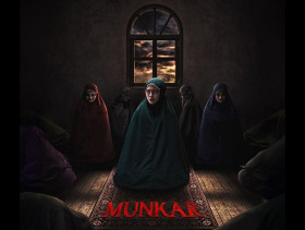 Poster film Munkar sedang tayang di bioskop. Simak sinopsis Munkar yang dibintangi Adhisty Zara. (IMDb).