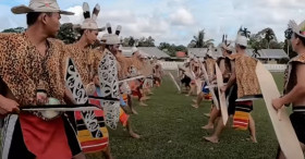 Ilustrasi Suku Dayak Kalimantan. excotic kaltim.
