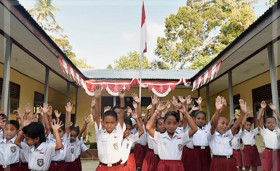 KETENTUAN SERAGAM SEKOLAH -Ilustrasi siswa-siswi sekolah.
Kemdikbud resmi tetapkan penggunaan seragam sekolah di Indonesia. -Ilustrasi/kemdikbud.go.id.