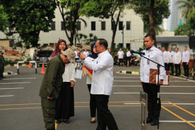 DPD RI - Sekretariat Jenderal DPD RI Melepas 96 Pegawai P3K untuk Ikuti Pelatihan Dasar ke Rindam Jaya.- website/dpd.go.id