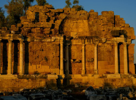bangunan bersejarah Baalbek di Lebanon. Baalbek adalah situs arkeologi yang terletak di Lembah Bekaa, Lebanon.  Foto Engin Akyurt.