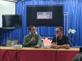 Komisioner KPI Pusat Tulus Santoso saat diskusi di LPP RRI Ende - istimewa