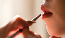 TIPS MAKEUP - Cara mudah agar bibir kamu bisa terlihat seperti cewek-cewek di Instagram. - Foto ilustrasi Pixabay/iLeoplus.