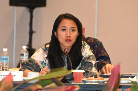 DPR RI - Anggota Komisi XI DPR RI Puteri Anetta Komarudin saat mengikuti pertemuan Komisi XI DPR RI dengan otoritas Himpunan Bank Milik Negara (Himbara) dan OJK, di Batam, Kepulauan Riau. Foto: Husen/nr diambil dari dpr.go.id