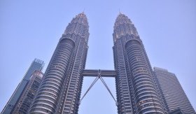 MALAYSIA - Beberapa tempat di Kuala Lumpur ini sayang banget kalau sampai dilewatkan. Khususnya bagi kamu yang suka belanja dan kuliner di Malaysia. - Foto ilustrasi Pixabay/Faizkun.