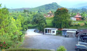 VILLA CIATER - Agar tidak lelah di perjalanan, sewa villa di Ciater menjadi ide yang menarik untuk dicoba saat liburan akhir tahun 2024 nanti. - Foto tangkap layar YouTube/Friska Yeni.