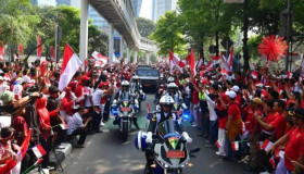 Arak-arakan Paskibraka. Yudian Wahyudi akhirnya buka suara terkait polemik larangan mengenakan hijab bagi Pasukan Bendera Pusakan (Paskibraka) yang sedang bertugas. Foto @jokowi.