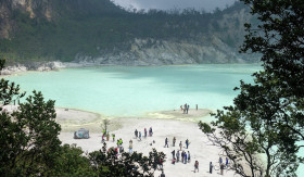 INFO- Menyusuri Pesona Wisata Ciwidey untuk Liburan 23 Desember: Pilihan Tempat Seru dan Menenangkan (Sumber: https://id.m.wikipedia.org/)