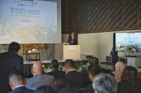 TRANSIT ORIENTED DEVELOPMENT - Menteri Perhubungan Mendorong Investasi pada Pengembangan Transit Oriented Development di Jakarta.-website/dephub.go.id
