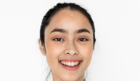 SKINCARE - Penuaan secara alami dimulai pada usia 20an, namun bisa dicegah dengan menggunakan skincare dengan kandungan tertentu, agar tampak awet muda. - Foto ilustrasi freepik/rawpixel.com.
