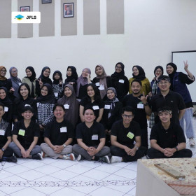 BEASISWA JFLS 2024 -Ilustrasi peserta magang JFLS. .Kabar gembira buat pejuang beasiswa, program JFLS segera dibuka lagi untuk periode 2024. Terbuka seluruh jenjang pendidikan perguruan tinggi. -Ilustrasi Instagram/@jfls_jabar
